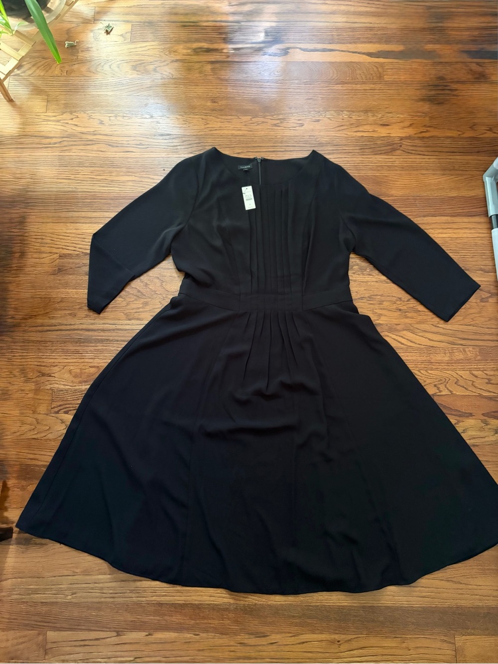 *Talbots Black Pleated Fit-and-Flare Midi Dress Women’s Size 12 NWT. * 51